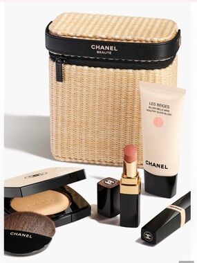 CHANEL Les Beiges Essentials NWT